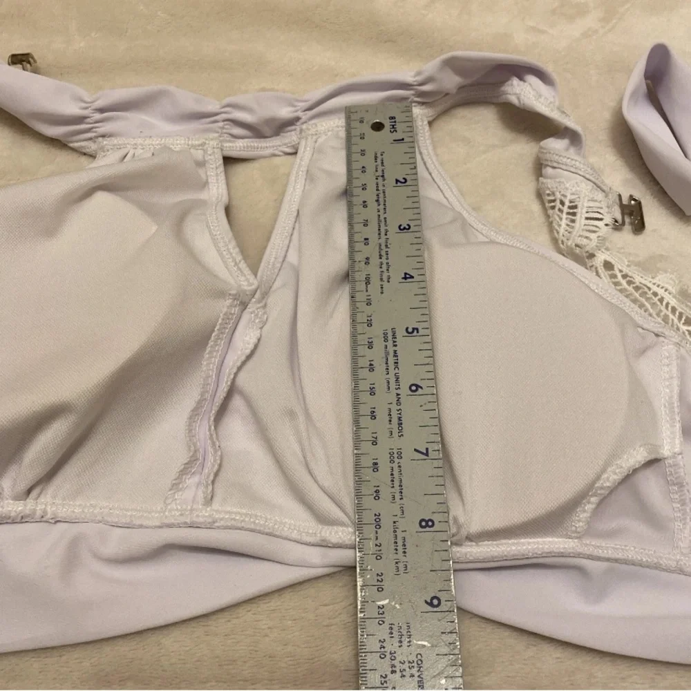 SHEIN Elegant White Keyhole Bikini Top With Lace Straps